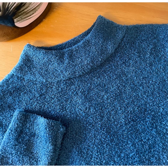 Double Zero soft turtleneck cropped sweater SMALL - Picture 4 of 5